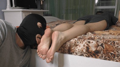 Grace – Asleep After A Hard Day – Feet Licking And Massage